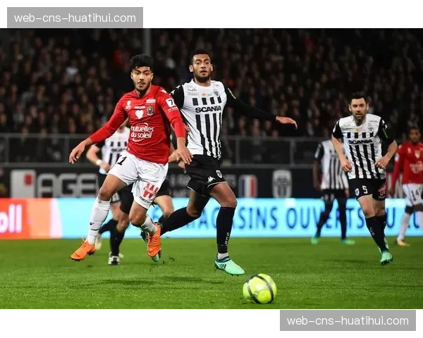 观点:VAR本赛季在法甲的应用,争议次数同比下降18%