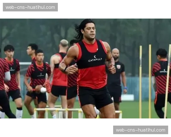 深度报道:运动科学团队如何通过 Catapult 等设备,在欧冠比赛中实时监测球员负荷 深度报道:运动科学团队如何通过 Catapult 等设备,在欧冠比赛中实时监测球员负荷